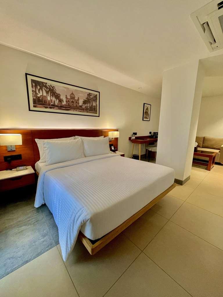 Best Western Maharani Bagh Нью-Дели Номер фото