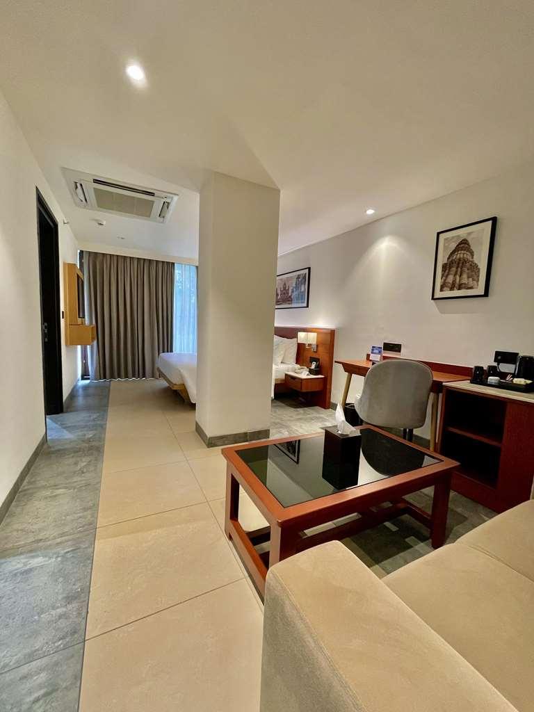 Best Western Maharani Bagh Нью-Дели Номер фото